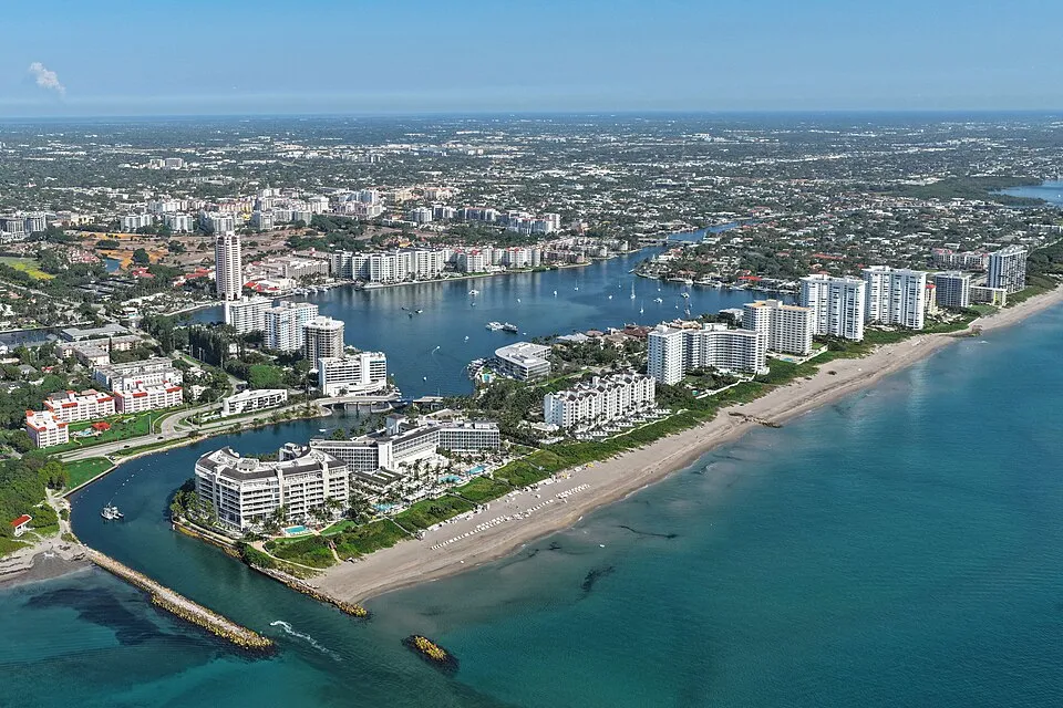 Boca Raton, Florida city view